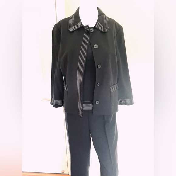 Zara black rayon blend short blazer jacket 3/4 sleeves collar two pockets US 10 - Picture 4 of 15